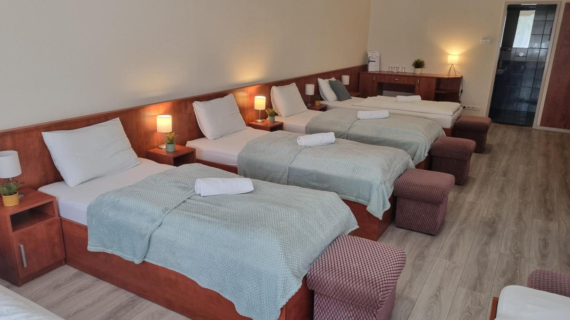 Sport Hotel Tatabánya المظهر الخارجي الصورة