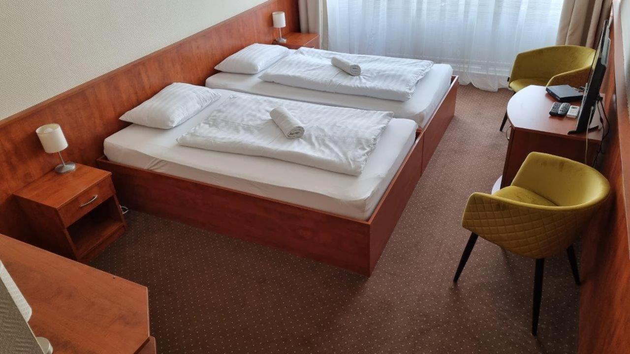Sport Hotel Tatabánya المظهر الخارجي الصورة