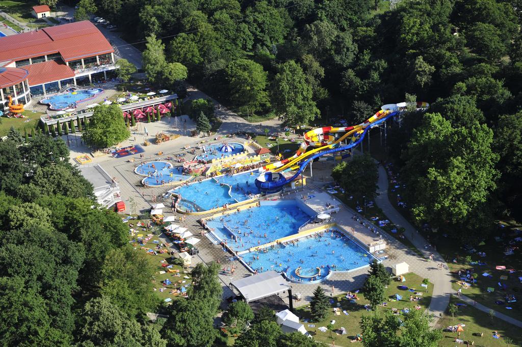 Sport Hotel Tatabánya المظهر الخارجي الصورة