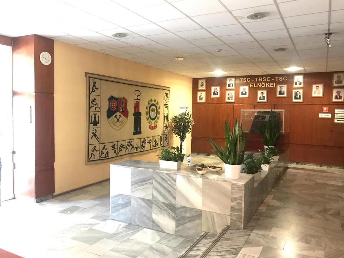 Sport Hotel Tatabánya المظهر الخارجي الصورة