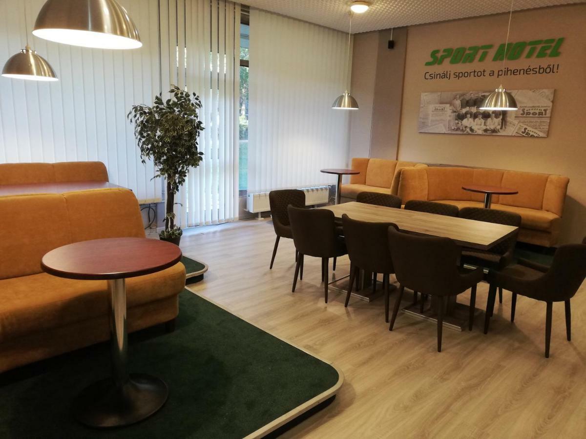 Sport Hotel Tatabánya المظهر الخارجي الصورة