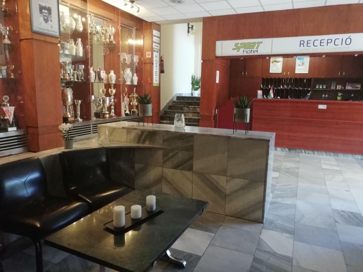 Sport Hotel Tatabánya المظهر الخارجي الصورة